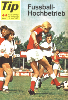 Fussball-Hochbetrieb (TIP; No. 44, 2. Nov. 1971, 34. Jahrgang, Cover: Madeleine Boll - DFC Sion vs DFC Aarau)