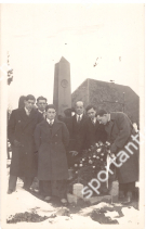 Am Grab von Franz Suter (1890 - 1914), Original Photographie / Postkarte