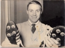 Harry Bild beim FC Zuerich (aufgezogene Photographie auf Karton mit Original Autogramm)