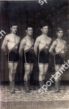 4 Männer Akrobaten (Original Photographie gestempelt P. Heinneke, Rastatt ca. 1930)