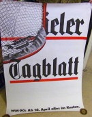 WM 90 - Ab April alles im Kasten. Bieler Tagblatt (Plakat für die Berichterstattung über die Eishockey A-WM 1990)